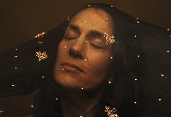 LIVE-Cest Pas Classique-Ariana Vafadari-WEB